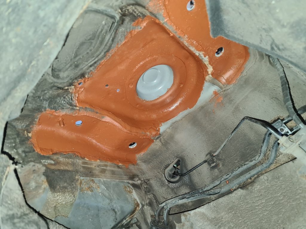 Audi A4 B8 Strut Top mount with Rust Encapsulator drying, before a coat of stone chip. This stuff is amazing. 
