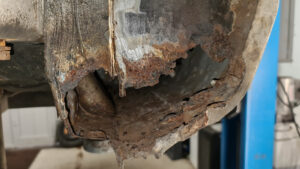 Civic Type R Rusty Sill - taking a closer look - not looking good